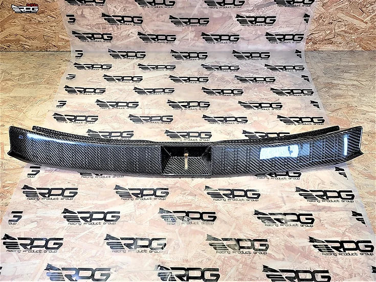 RPG Carbon GG Wagon - Vacuum Carbon Trunk Latch Trim Panel Cover (Replacement)
