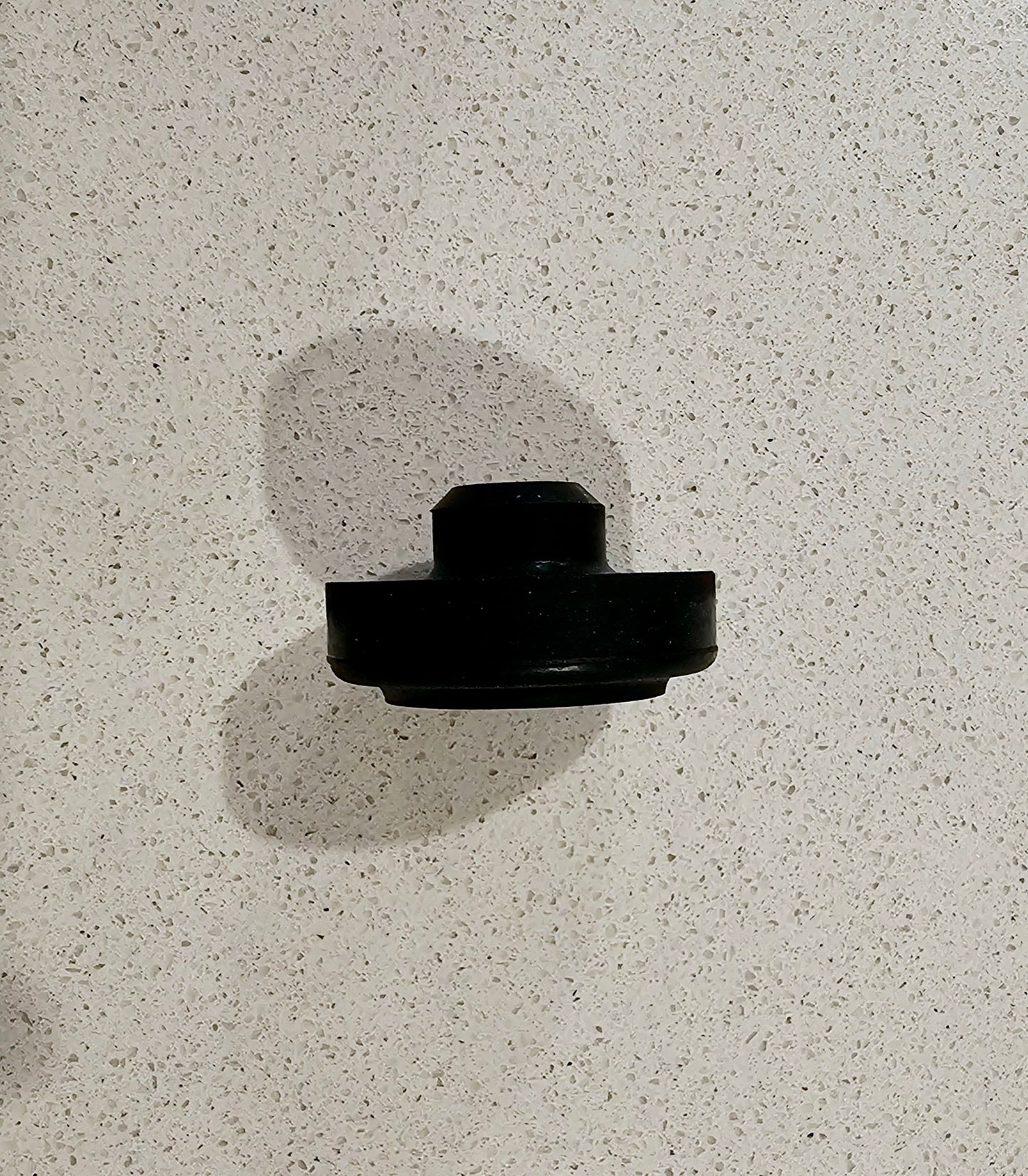 Bottom radiator cushion mount 45106AA020